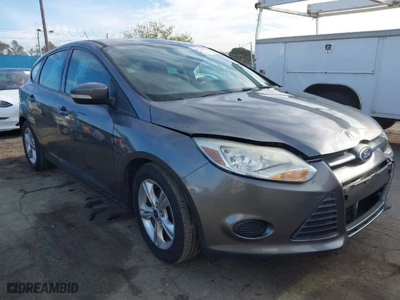2014 Ford Focus SE with VIN 1FADP3K23EL264404, listed as a IAAI auction lot 41802792 with 95,253 mi miles. Bid and sale history available at carsss.com. Image 1.
