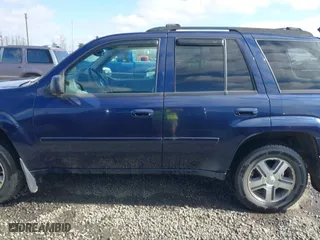 2007 Chevrolet TrailBlazer LS with VIN 1GNDT13S872150472, listed as a IAAI auction lot 41741764 with 215,974 mi miles. Bid and sale history available at carsss.com. Image 14.
