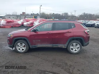 2022 Jeep Compass Latitude with VIN 3C4NJDBB7NT206323, listed as a IAAI auction lot 42038930 with 84,976 mi miles and . Bid and sale history available at DreamBid. Image 14.