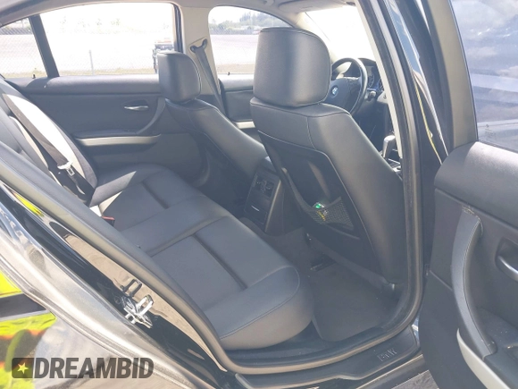 2007 BMW 3 Series 328i with VIN WBAVA33597PV67611, listed as a IAAI auction lot 41856072 with 209,720 mi miles and . Bid and sale history available at DreamBid. Image 8.
