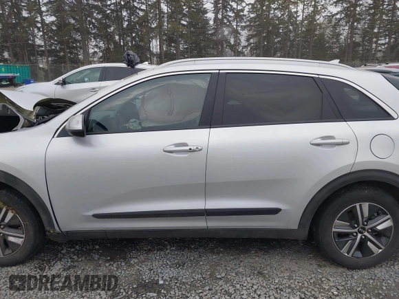 2021 Kia Niro LX with VIN KNDCB3LC0M5471220, listed as a IAAI auction lot 41552830 with 55,688 mi miles. Bid and sale history available at carsss.com. Image 15.