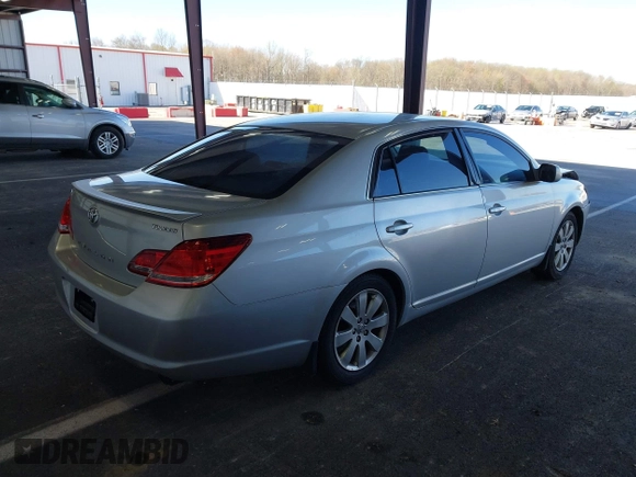 2007 Toyota Avalon XL with VIN 4T1BK36B57U226501, listed as a IAAI auction lot 41962066 with 364,924 mi miles. Bid and sale history available at carsss.com. Image 4.
