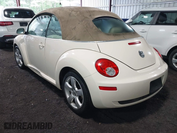 2007 Volkswagen Beetle with VIN 3VWSF31Y07M407379, listed as a IAAI auction lot 42155490 with 118,898 mi miles and . Bid and sale history available at DreamBid. Image 3.