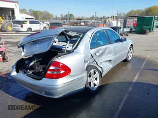 2006 Mercedes-Benz E-Class 3.5L with VIN WDBUF56J46A871031, listed as a IAAI auction lot 41892688 with 1 mi miles. Bid and sale history available at carsss.com. Image 4.