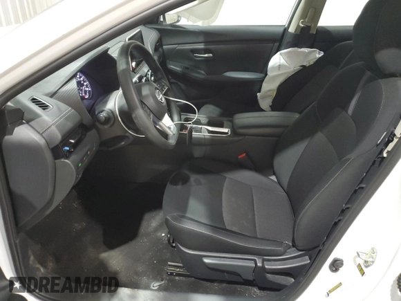 2025 Nissan Sentra SV z VIN 3N1AB8CV0SY305546, wystawiony jako Copart lot #60646845 z przebiegiem 12 345 mil mil oraz Czysty tytuł • Clean title. Historia ofert i sprzedaży dostępna na DreamBid. Obrazek 7.