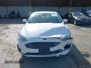 2019 Ford Fusion SE with VIN 3FA6P0HD6KR201777, listed as a IAAI auction lot 41615610 with 93,989 mi miles. Bid and sale history available at carsss.com. Image 12.