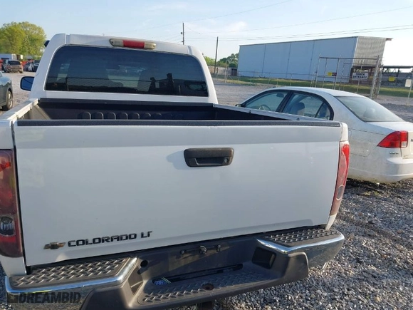 2008 Chevrolet Colorado LT w/1LT with VIN 1GCDT33E888218606, listed as a IAAI auction lot 42033908 with 245,603 mi miles. Bid and sale history available at carsss.com. Image 16.