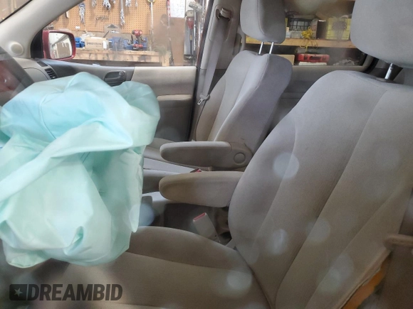 2008 Kia Sedona LX with VIN KNDMB233386235871, listed as a Copart auction lot 70498524 with 0 mi miles and Salvage Title. Bid and sale history available at carsss.com. Image 7.