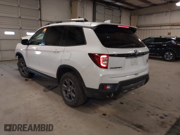 2024 Honda Passport TrailSport with VIN 5FNYF8H62RB011007, listed as a IAAI auction lot 41268349 with Not Provided miles and . Bid and sale history available at DreamBid. Image 3.