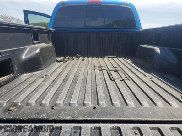 2008 Toyota Tacoma with VIN 5TEUU42N38Z571192, listed as a Copart auction lot 53450395 with 105,683 mi miles and Salvage Title. Bid and sale history available at DreamBid. Image 10.