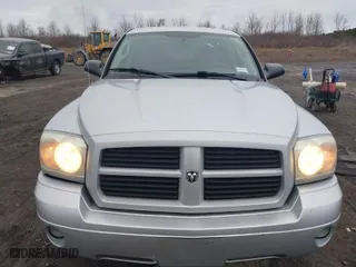 2006 Dodge Dakota SLT with VIN 1D7HW48N76S639553, listed as a IAAI auction lot 41810258 with 140,745 mi miles. Bid and sale history available at carsss.com. Image 12.