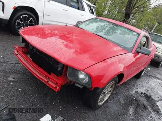 2005 Ford Mustang Deluxe with VIN 1ZVFT80NX55170109, listed as a IAAI auction lot 41981308 with 84,419 mi miles. Bid and sale history available at carsss.com. Image 2.