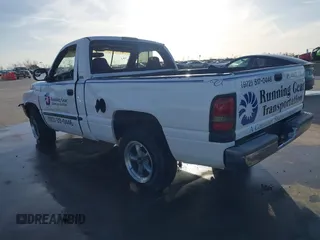 2001 Dodge 1500 z VIN 1B7HC16Y71S176840, wystawiony jako IAAI lot #41825038 z przebiegiem 136 410 mil mil oraz . Historia ofert i sprzedaży dostępna na DreamBid. Obrazek 3.
