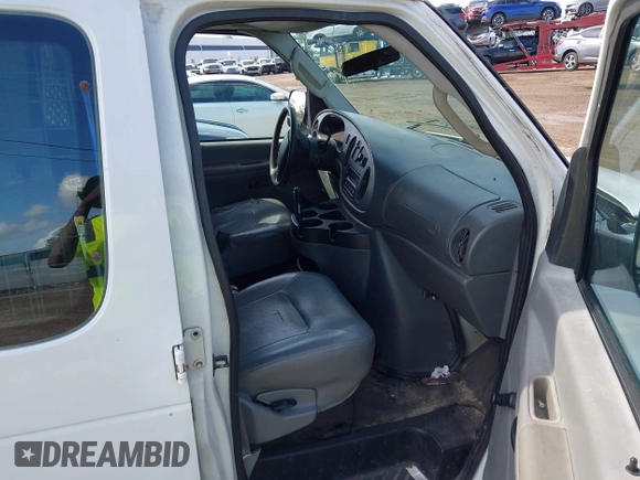 2006 Ford Econoline Cargo with VIN 1FTRE14W66HA95946, listed as a IAAI auction lot 42244992 with 230,184 mi miles and . Bid and sale history available at DreamBid. Image 5.