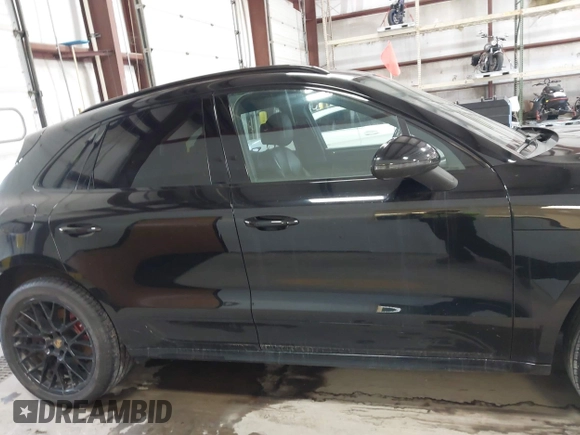 2017 Porsche Macan GTS с VIN WP1AG2A52HLB52375, выставлен на аукционе IAAI как лот 41816031 с пробегом 107 019 миль миль и . История ставок и продаж доступна на DreamBid. Изображение 13.