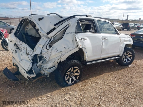 2019 Toyota 4Runner SR5 with VIN JTEBU5JR2K5616582, listed as a IAAI auction lot 41159029 with 1 mi miles. Bid and sale history available at carsss.com. Image 4.