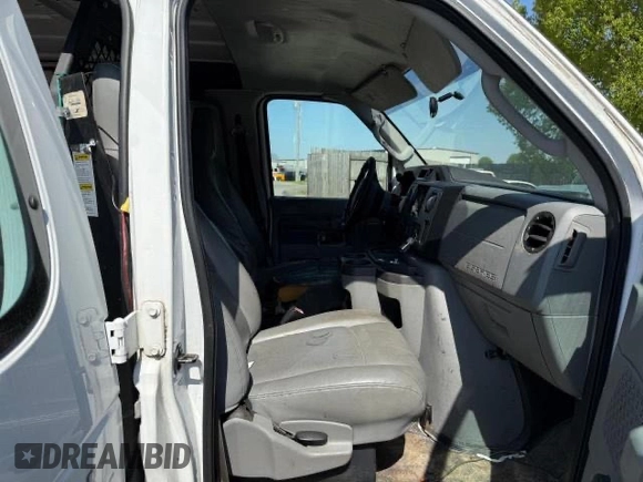 2010 Ford Econoline Cargo Commercial with VIN 1FTNE1EW6ADA36473, listed as a Copart auction lot 55557795 with 476,354 mi miles and Clean Title. Bid and sale history available at DreamBid. Image 5.