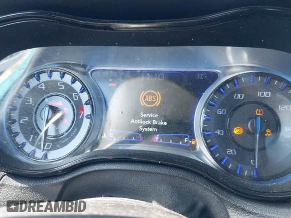 2019 Chrysler 300 S z VIN 2C3CCABG6KH659109, wystawiony jako IAAI lot #41987079 z przebiegiem Nie podano mil oraz . Historia ofert i sprzedaży dostępna na DreamBid. Obrazek 7.