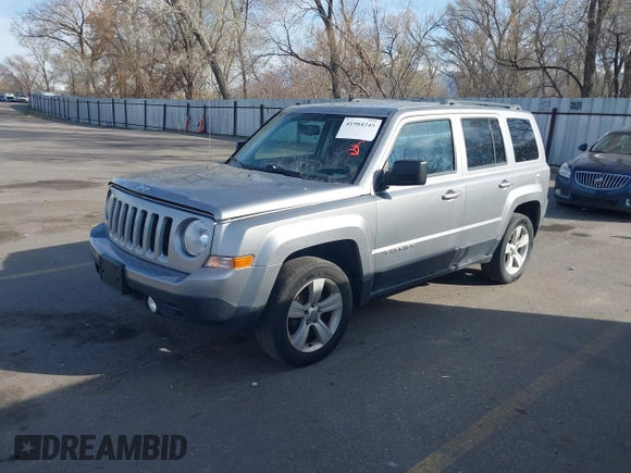 2016 Jeep Patriot High Altitude Edition with VIN 1C4NJRFB1GD712715, listed as a IAAI auction lot 41984245 with 124,227 mi miles. Bid and sale history available at carsss.com. Image 18.
