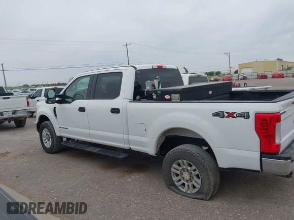 2017 Ford Super Duty F-250 SRW Lariat with VIN 1FT7W2BT7HEE48637, listed as a IAAI auction lot 42067757 with 200,831 mi miles. Bid and sale history available at carsss.com. Image 14.