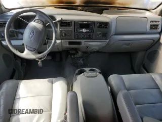 2004 Ford F-250 XL z VIN 1FTNX21P14EB28068, wystawiony jako Copart lot #52846485 z przebiegiem 947 mil mil oraz Czysty tytuł • Clean title. Historia ofert i sprzedaży dostępna na DreamBid. Obrazek 8.