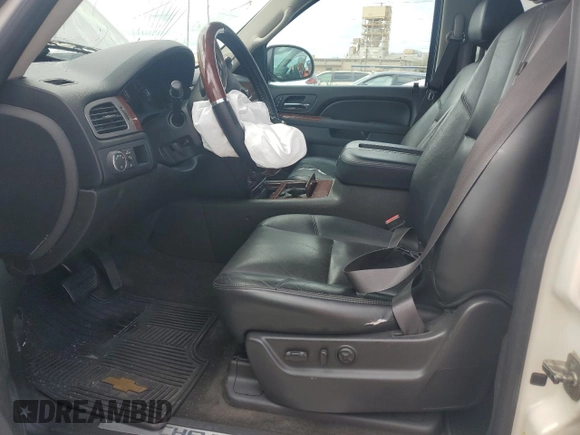 2013 Chevrolet Avalanche LTZ with VIN 3GNMCGE06DG321043, listed as a Copart auction lot 48144995 with Not provided miles and Salvage title. Bid and sale history available at DreamBid. Image 7.