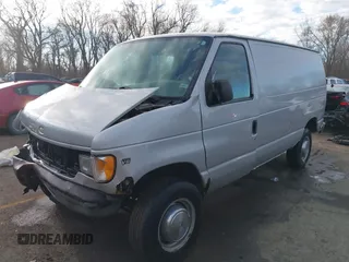 2002 Ford Econoline Cargo z VIN 1FTNE24L12HA32645, wystawiony jako IAAI lot #41865060 z przebiegiem 54 262 mil mil oraz . Historia ofert i sprzedaży dostępna na DreamBid. Obrazek 2.