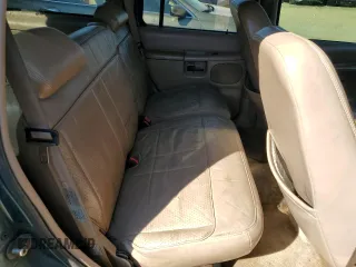 1998 Ford Explorer XLT z VIN 1FMZU32P8WZC33499, wystawiony jako Copart lot #46713545 z przebiegiem 371 924 mil mil oraz Szkoda całkowita • Salvage title. Historia ofert i sprzedaży dostępna na DreamBid. Obrazek 11.