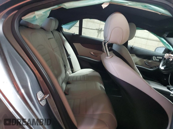 2017 Mercedes-Benz C 300 z VIN 55SWF4KB4HU190248, wystawiony jako Copart lot #59984725 z przebiegiem 46 159 mil mil oraz Szkoda całkowita • Salvage title. Historia ofert i sprzedaży dostępna na DreamBid. Obrazek 10.
