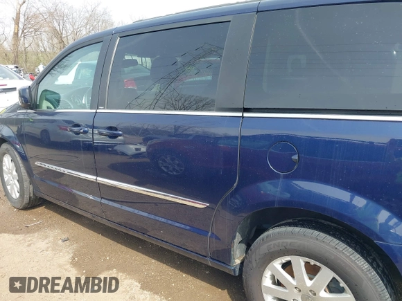 2012 Chrysler Town & Country Touring with VIN 2C4RC1BG9CR245887, listed as a IAAI auction lot 41912412 with 175,943 mi miles. Bid and sale history available at carsss.com. Image 15.