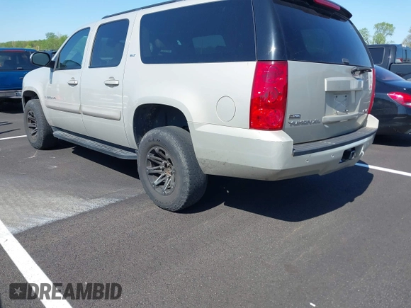 2008 GMC Yukon XL SLT 4SB with VIN 1GKFK16398R185818, listed as a IAAI auction lot 41988280 with 178,750 mi miles and . Bid and sale history available at carsss.com. Image 3.