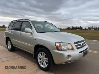 2007 Toyota Highlander Hybrid w/3rd Row with VIN JTEEW21A570035825, listed as a Copart auction lot 48073055 with 141,908 mi miles and Clean Title. Bid and sale history available at carsss.com. Image 1.