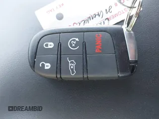 2020 Jeep Grand Cherokee Laredo E z VIN 1C4RJFAG3LC208766, wystawiony jako IAAI lot #42475923 z przebiegiem 103 077 mil mil oraz . Historia ofert i sprzedaży dostępna na DreamBid. Obrazek 11.