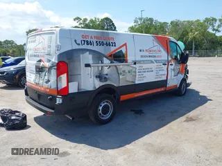 2024 Ford Transit Cargo с VIN 1FTBR1Y80RKB59990, выставлен на аукционе IAAI как лот 42241182 с пробегом 13 385 миль миль и . История ставок и продаж доступна на DreamBid. Изображение 4.