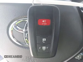 2018 Toyota C-HR XLE z VIN NMTKHMBX5JR057407, wystawiony jako IAAI lot #42363412 z przebiegiem 155 673 mil mil oraz . Historia ofert i sprzedaży dostępna na DreamBid. Obrazek 11.