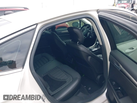2013 Ford Fusion SE with VIN 3FA6P0HR5DR359686, listed as a IAAI auction lot 42088517 with 106,992 mi miles. Bid and sale history available at carsss.com. Image 8.