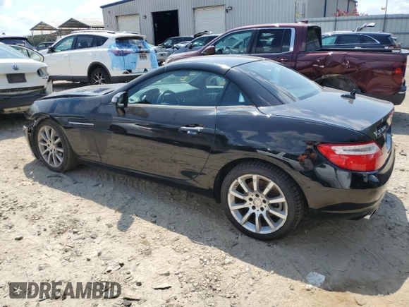 2016 Mercedes-Benz SLK 300 z VIN WDDPK3JAXGF123688, wystawiony jako Copart lot #64888383 z przebiegiem 81 733 mil mil oraz . Historia ofert i sprzedaży dostępna na DreamBid. Obrazek 2.
