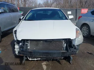 2009 Nissan Altima 3.5 SE with VIN 1N4BL24E19C114849, listed as a IAAI auction lot 41694417 with 198,940 mi miles. Bid and sale history available at carsss.com. Image 13.
