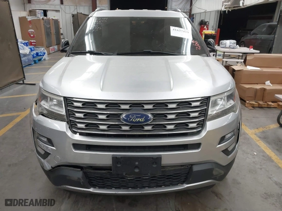 2017 Ford Explorer XLT with VIN 1FM5K8D84HGD99895, listed as a IAAI auction lot 41637419 with 82,128 mi miles. Bid and sale history available at carsss.com. Image 11.
