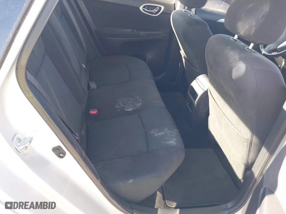 2014 Nissan Sentra SV with VIN 3N1AB7AP8EY318015, listed as a IAAI auction lot 41815001 with 88,251 mi miles. Bid and sale history available at carsss.com. Image 8.