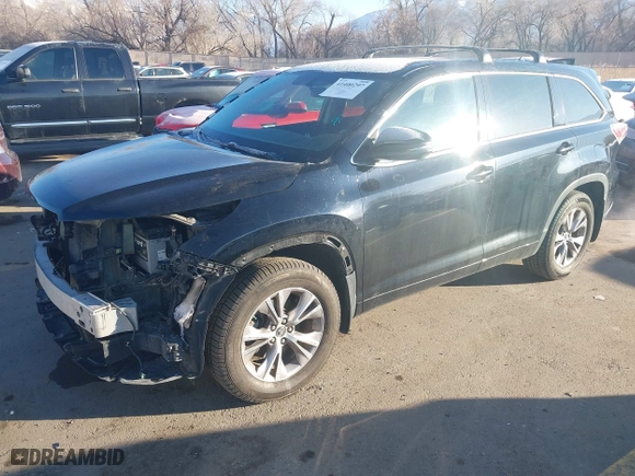 2016 Toyota Highlander LE with VIN 5TDBKRFHXGS327730, listed as a IAAI auction lot 41400297 with 108,036 mi miles. Bid and sale history available at carsss.com. Image 17.