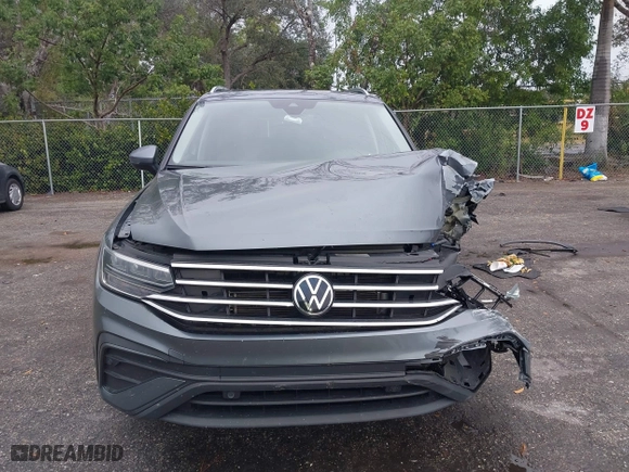 2022 Volkswagen Tiguan SE with VIN 3VV3B7AX6NM070815, listed as a IAAI auction lot 41391891 with 32,818 mi miles. Bid and sale history available at carsss.com. Image 12.