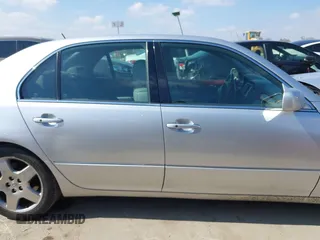 2006 Lexus LS 430 with VIN JTHBN36F265031512, listed as a IAAI auction lot 41537536 with 69,172 mi miles. Bid and sale history available at carsss.com. Image 13.