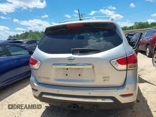 2015 Nissan Pathfinder SL z VIN 5N1AR2MM6FC668911, wystawiony jako IAAI lot #42344670 z przebiegiem 70 204 mil mil oraz . Historia ofert i sprzedaży dostępna na DreamBid. Obrazek 16.