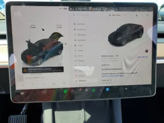 2024 Tesla Model Y Long Range z VIN 7SAYGDEE0RF024326, wystawiony jako Copart lot #52149675 z przebiegiem 34 503 mil mil oraz Szkoda całkowita • Salvage title. Historia ofert i sprzedaży dostępna na DreamBid. Obrazek 9.