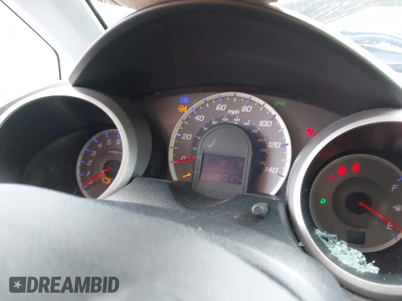 2010 Honda Fit Sport с VIN JHMGE8H47AC004261, выставлен на аукционе IAAI как лот 42326565 с пробегом 128 717 миль миль и . История ставок и продаж доступна на DreamBid. Изображение 7.