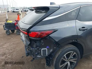 2024 Lexus RX 350 z VIN JTJCHMAA3R2015224, wystawiony jako IAAI lot #41066371 z przebiegiem 8719 mil mil oraz . Historia ofert i sprzedaży dostępna na DreamBid. Obrazek 17.