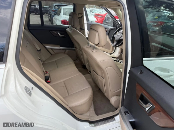 2011 Mercedes-Benz GLK-Class GLK 350 with VIN WDCGG8HB2BF537364, listed as a Copart auction lot 47692235 with 108,406 mi miles and Clean Title. Bid and sale history available at carsss.com. Image 7.