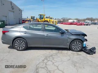 2023 Nissan Altima SV z VIN 1N4BL4DV3PN410873, wystawiony jako IAAI lot #42055332 z przebiegiem 46 121 mil mil oraz . Historia ofert i sprzedaży dostępna na DreamBid. Obrazek 14.