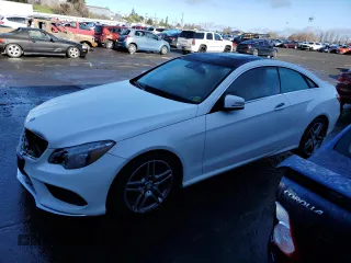 2017 Mercedes-Benz E-Class E 400 with VIN WDDKJ6HB6HF356658, listed as a Copart auction lot 40212934 with 91,899 mi miles and Salvage Title. Bid and sale history available at carsss.com. Image 1.